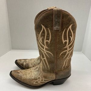 Justin Bent Rail distressed cross embroidered leather cowboy boots size 7